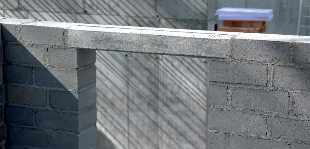 Nadproża na ścianki działowe: rodzaje, montaż i zastosowanie