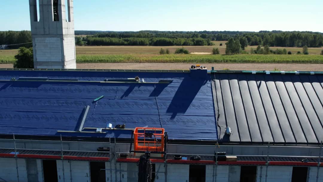 Jaka membrana bez deskowania - rodzaje, zalety i ograniczenia