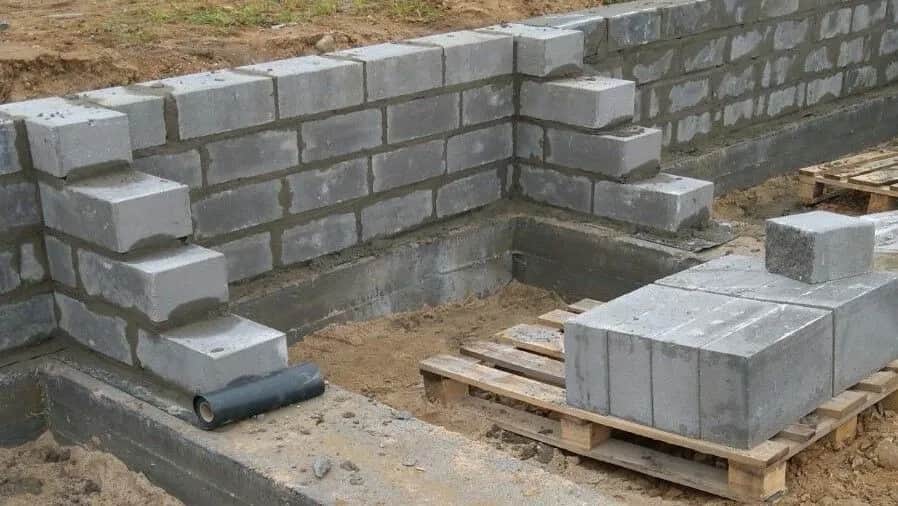 Papa na ławy fundamentowe: funkcje, rodzaje i montaż - poradnik