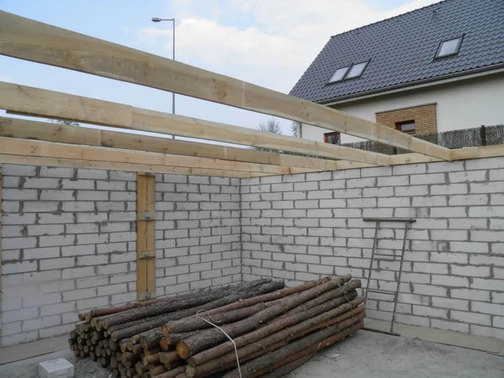 Jak zbudować piwnicę z bloczków betonowych: krok po kroku